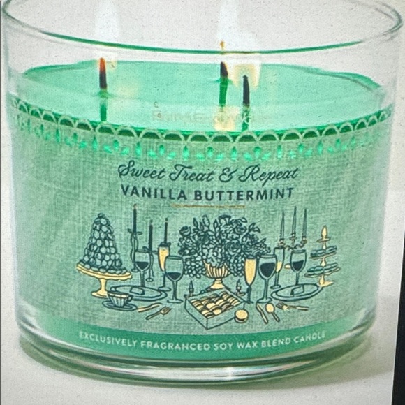 Bath & Body Works Vanilla Butter mint Candle - Picture 2 of 4